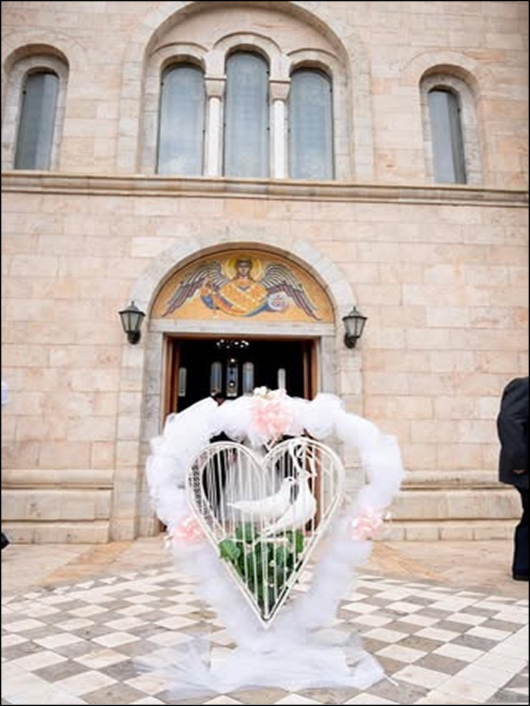 Dekorativni Korpi za beli gulabi